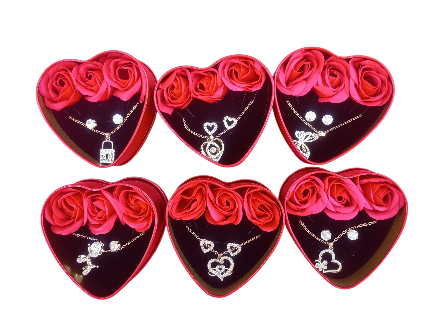 Set de Joyería de Bisutería Fina (Collar + Aretes) con Rosas en Caja de Corazón "Te Amo"